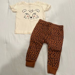 12-18 month leopard pajamas - like new!